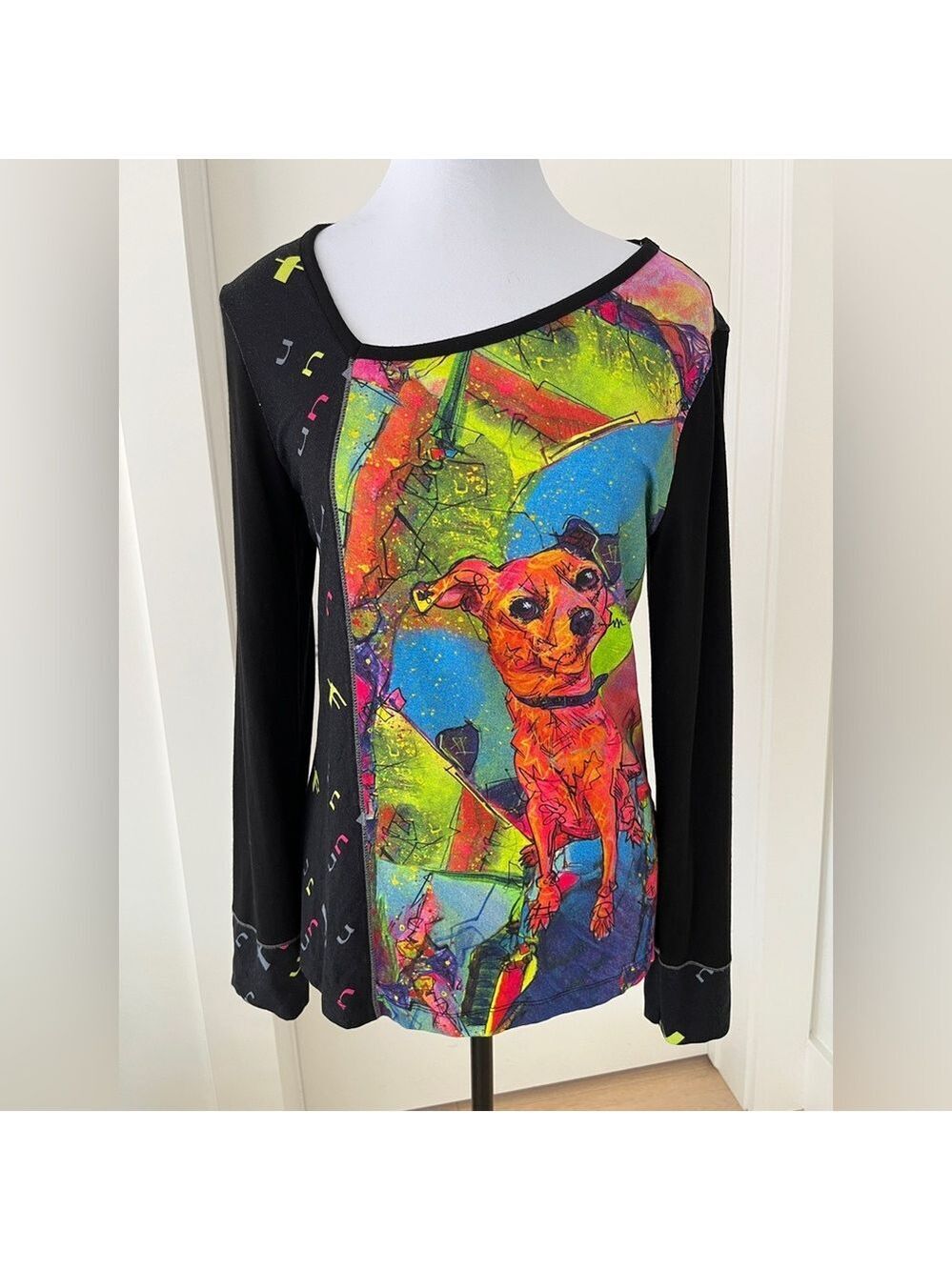Simply Art by Dolcezza Long Sleeve Pullover Top Dog Theme Colourful Artsy Travel